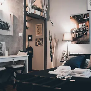 https://acasadicri-trastevere-roma-a-good-vibes.it-romehotels.com